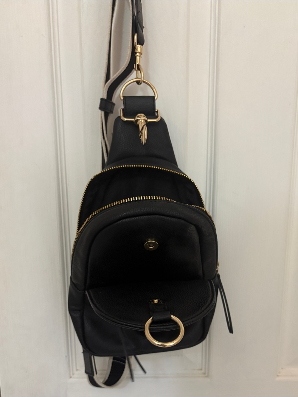 Universal Thread Sling Pack Crossbody Bag - Picture 12 of 13